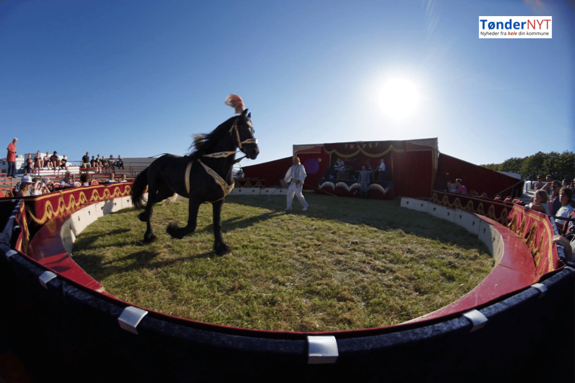 Cirkus Trapez optræder med Open Air på Lakolk